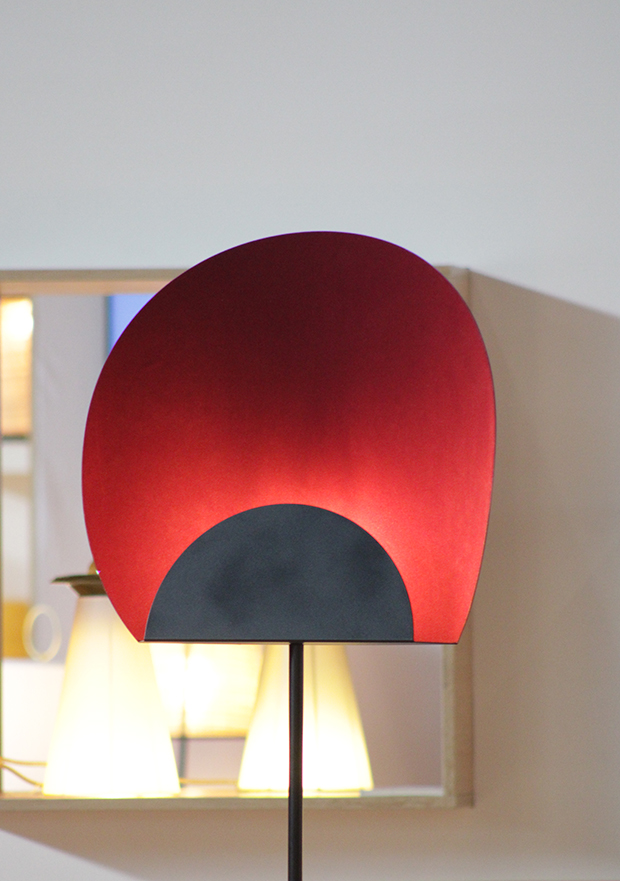 Chape&Mache - Flame et Luce Lampadaire rouge zoom